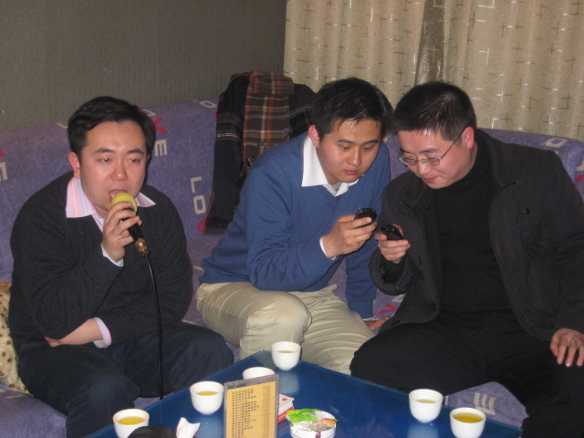 各忙各地